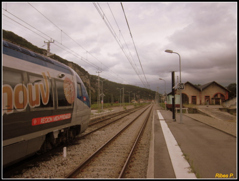 Pk 082,2 : Gare de Foix (09) - Page 10 Img_2425