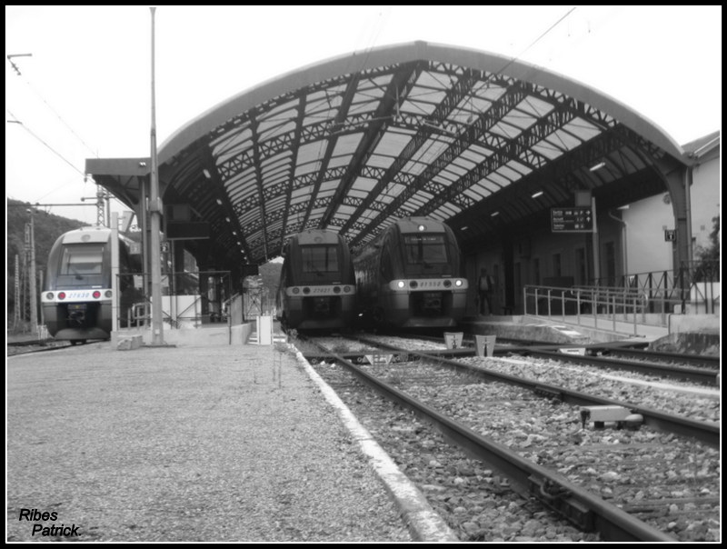 Pk 082,2 : Gare de Foix (09) - Page 10 Img_2432