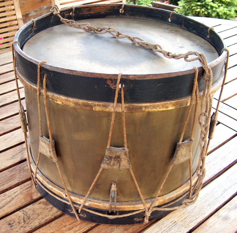 tambour - Les instruments de musique : caisses - tambours - clairons - trompettes  015_co10