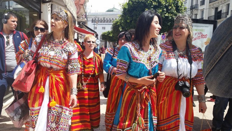  balade des femmes avec des robes kabyles  le 11 Avril 2015 à ALGER  1126