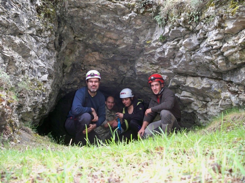Espeleología: sábado 25 de abril 2015 - Cueva del Asno (Soria)  100_9710