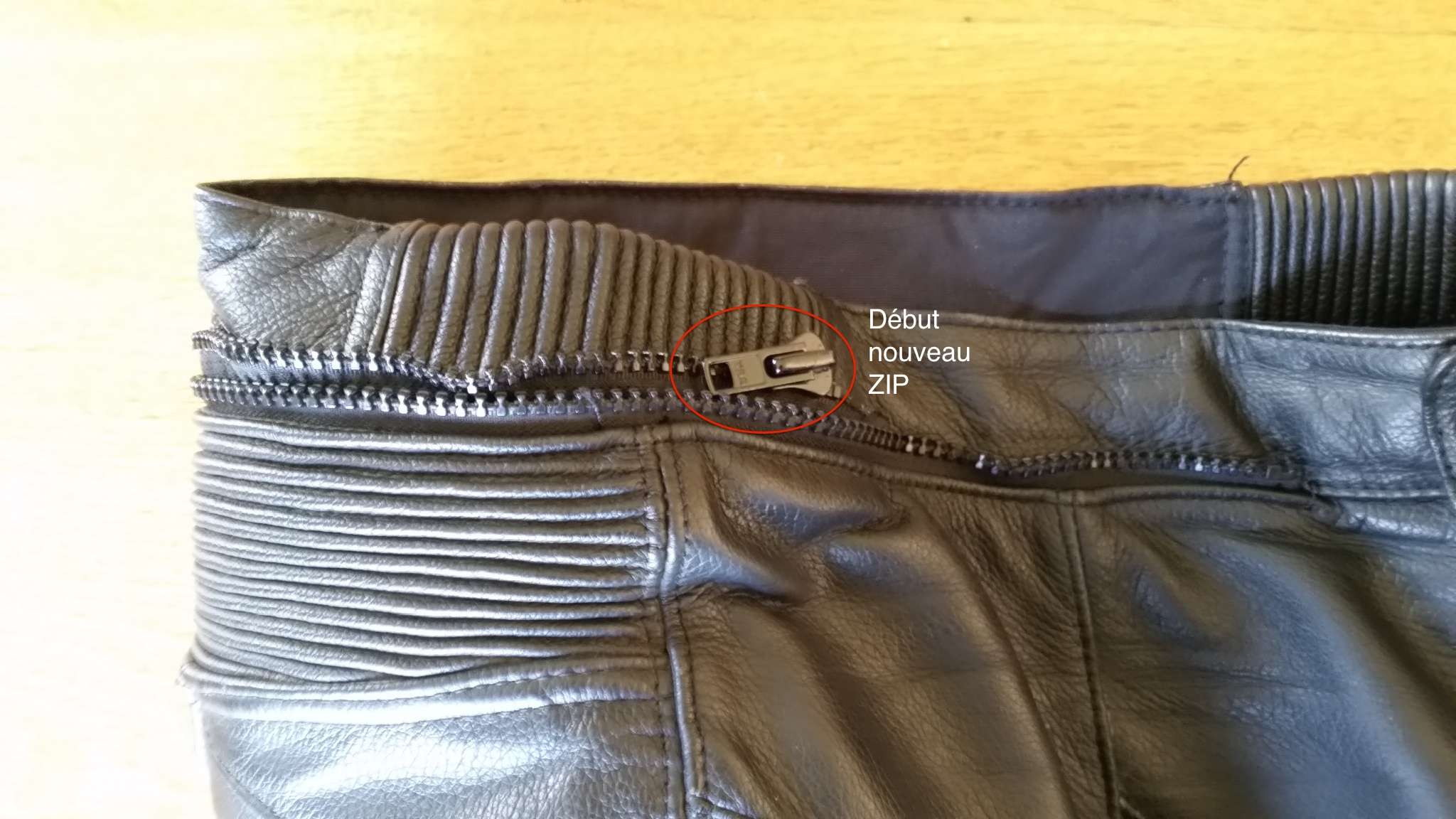 Cordonnier pour ajouter un ZIP entre son veston et son pantalon Zip_311