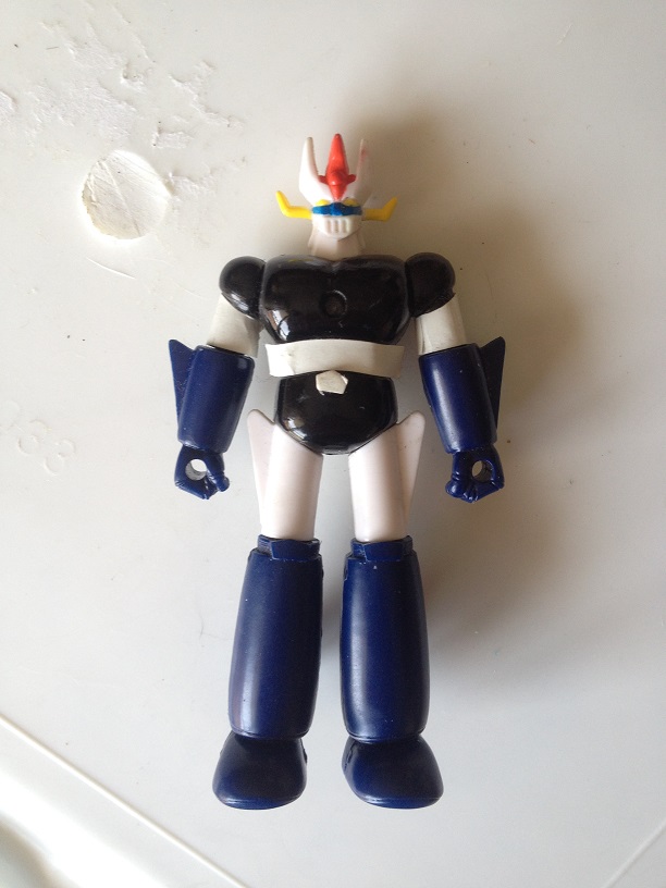 Grande Mazinga alto 9 cm metallo e plastica Img_4223