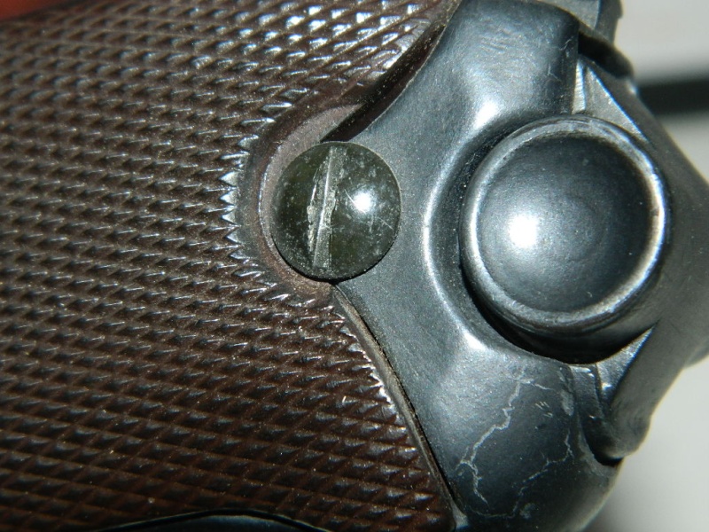 [LS] Pistolet LUGER P08 échelle 1 Réf P08 11_det10
