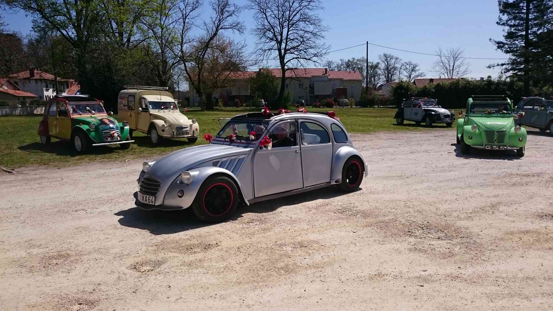 [GALERIE] Les 2CV et dérivées les plus folles - Page 10 Dsc_0017