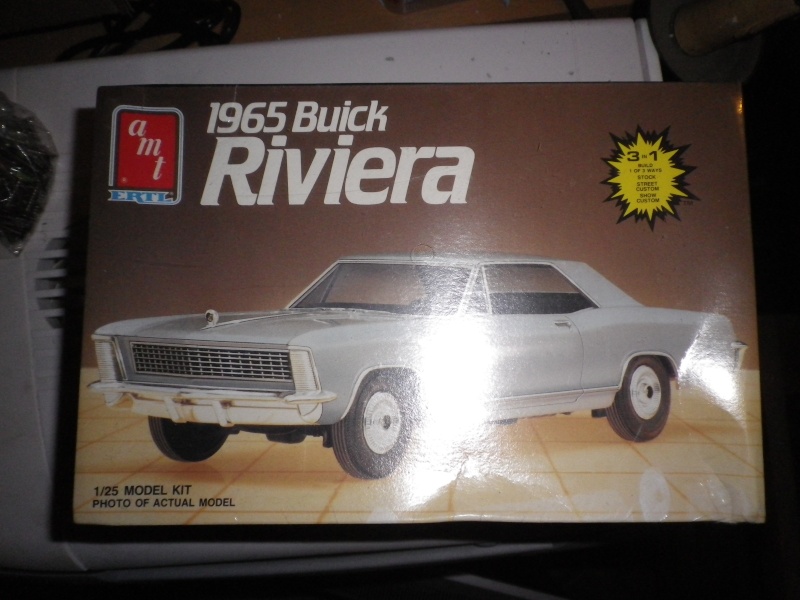 Recherche barracuda de 1969 et buick riviera 1965 Imgp0012