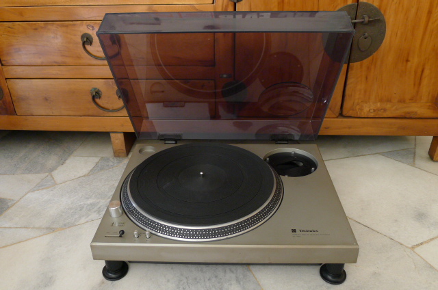 Technics SL-120 Direct Drive Turntable - no tonearm (Used) SOLD P1100311