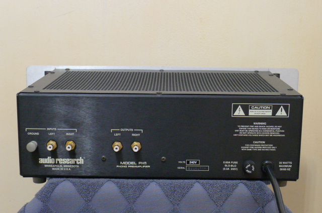 Audio Research PH1 solid state phono amplifier (Used) SOLD P1100342