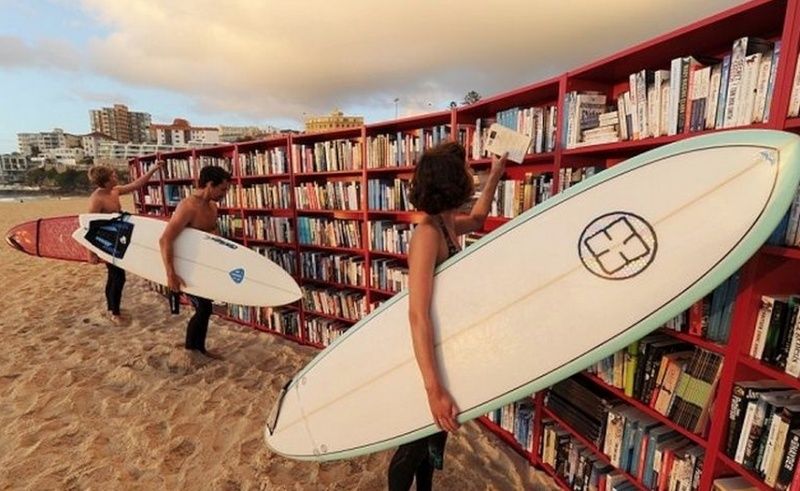 J'ai pu finir ma nouvelle bibliothéque oups Plage12