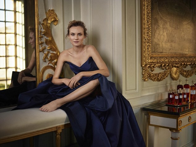 Diane Kruger revient à Versailles Zz12