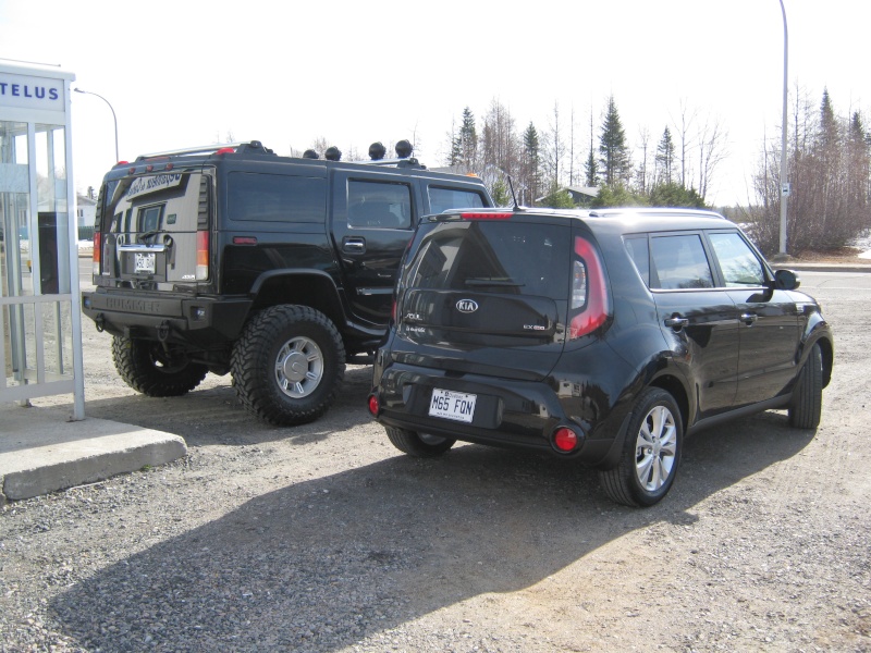 Hummer H2, gros ou!!! comparaison... Kia_1810