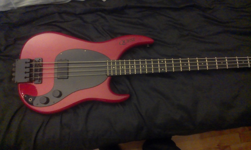 Quest headless bass guitar Imag0310