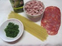 Spaghettis au chorizo et dés de jambon. 10419410