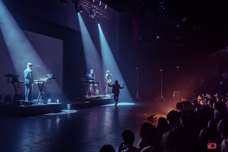 CHRISTINE & THE QUEENS - Queen of Pop. - Page 6 Sansti10