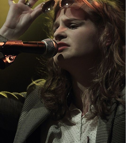 CHRISTINE & THE QUEENS - Queen of Pop. - Page 7 Ukt10