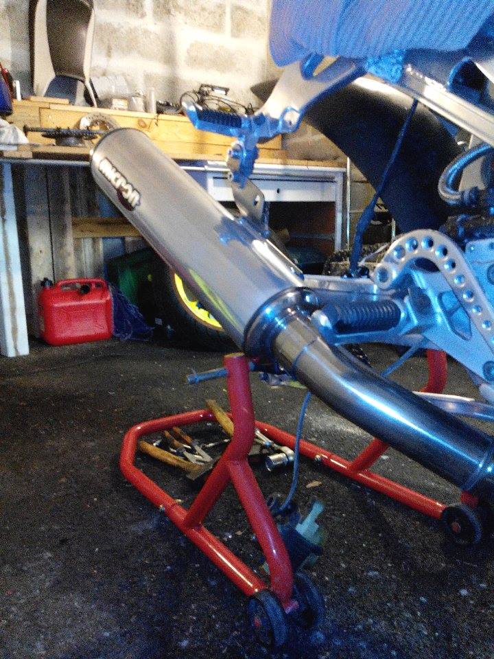 recherche ligne complète pour mon 1100 gsxr 92 Facebo10