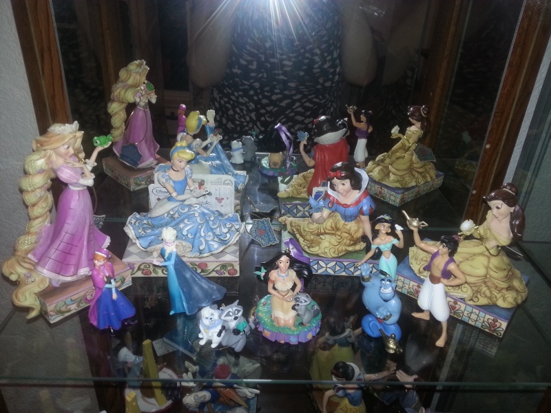 Collection de christel (figurines, snowglobes, assiettes et bientôt animator et puzzles^^) Wp_20112