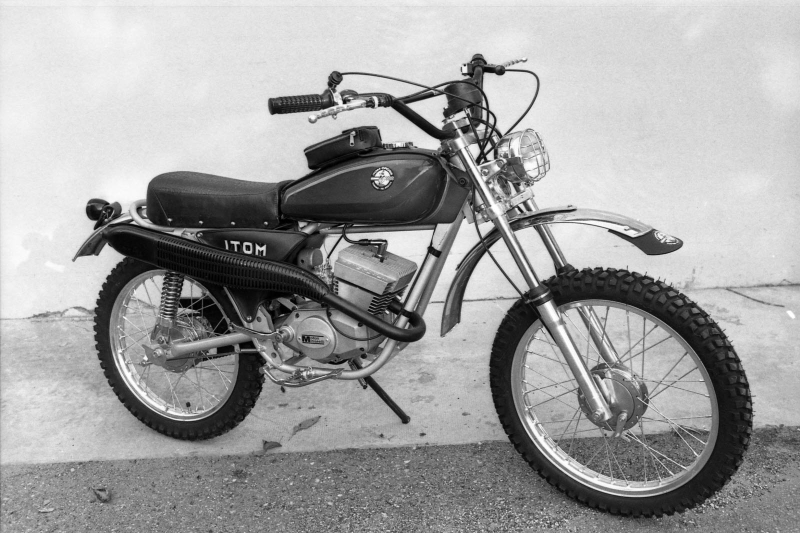 Motos à Lyon dans les années 70 Itom-s10