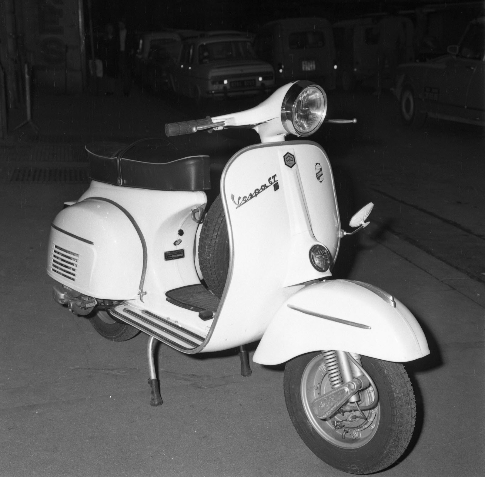 Motos à Lyon dans les années 70 - Page 2 Piaggi11
