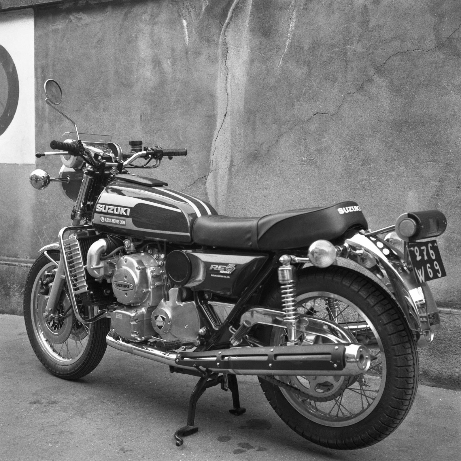 Motos à Lyon dans les années 70 - Page 2 Suzuki12