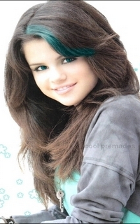 Selena Gomez 0415