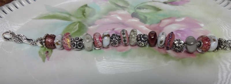 I had so much fun putting this bracelet together today! Dsc00415