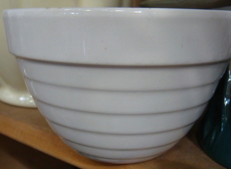 An unusual 706/1 Beehive mixing bowl Dsc05619