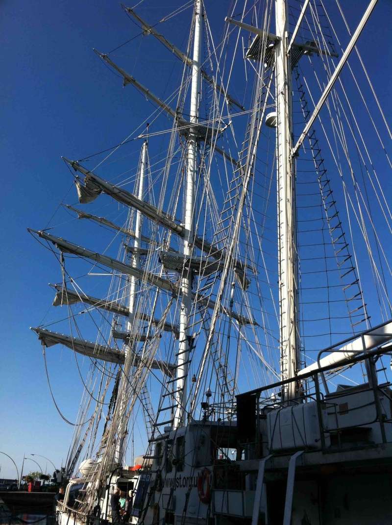 Maman, les bateaux ont-ils des jambes ? 0712