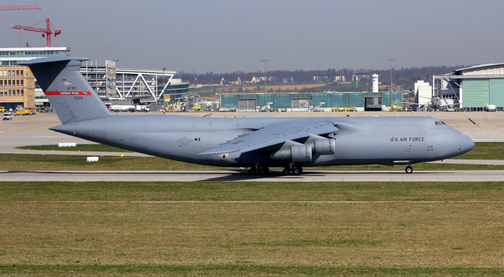 STR 10.04.2015 USAF C5B Img_5211