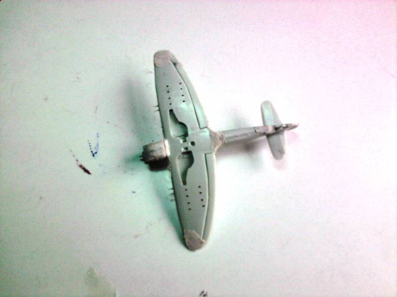 Revell Hawker Tempest 1:144 Foto4421