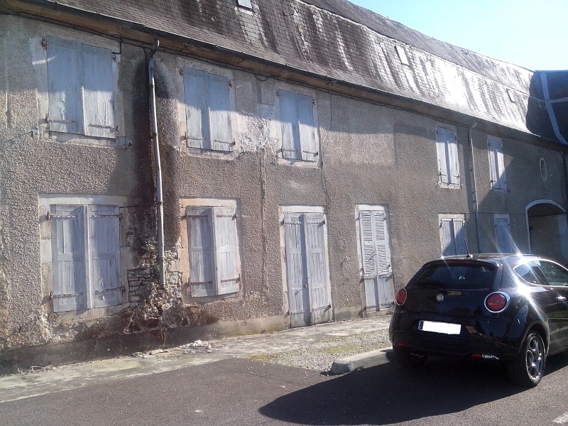 Concours photo n°42 Avril 2015 : "Votre Alfa devant un bâtiment abandonné" Img_2010