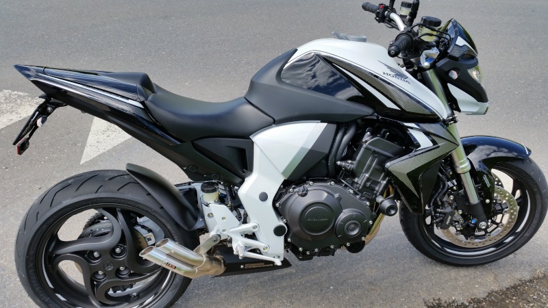 Essai Gros roadster 2015 sur le Moto Revue du 23 Avril 2015 20150510