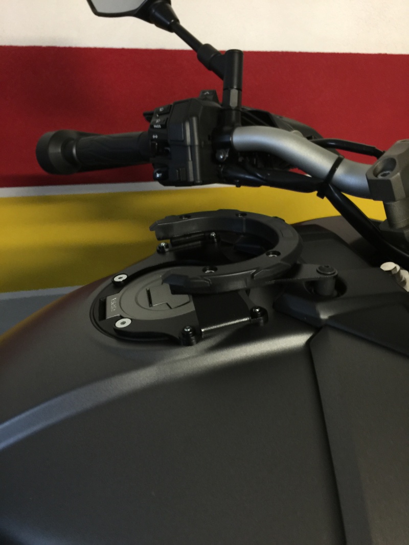 Givi - Givi - Supports valises \ top case \ tanklock - Page 3 2015-013