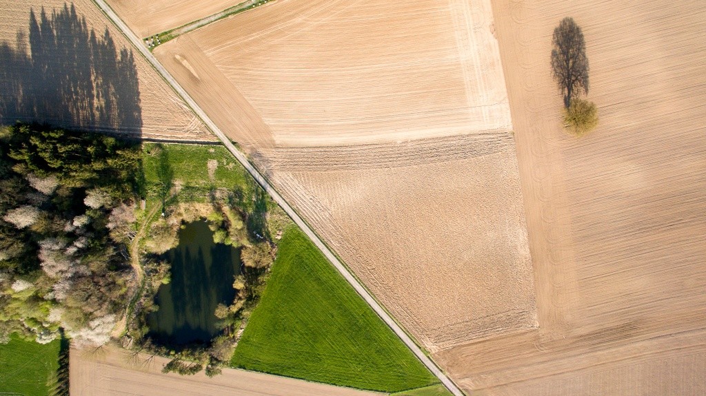 "Ombres, Reflets & Lumière":  Postez vos photos !! - Page 4 Dji_0010