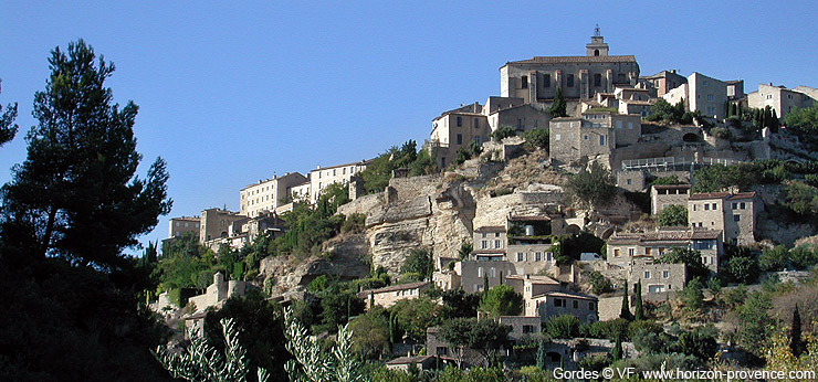  six oeuvres de vasarely retrouvent le château de gordes Gordes12