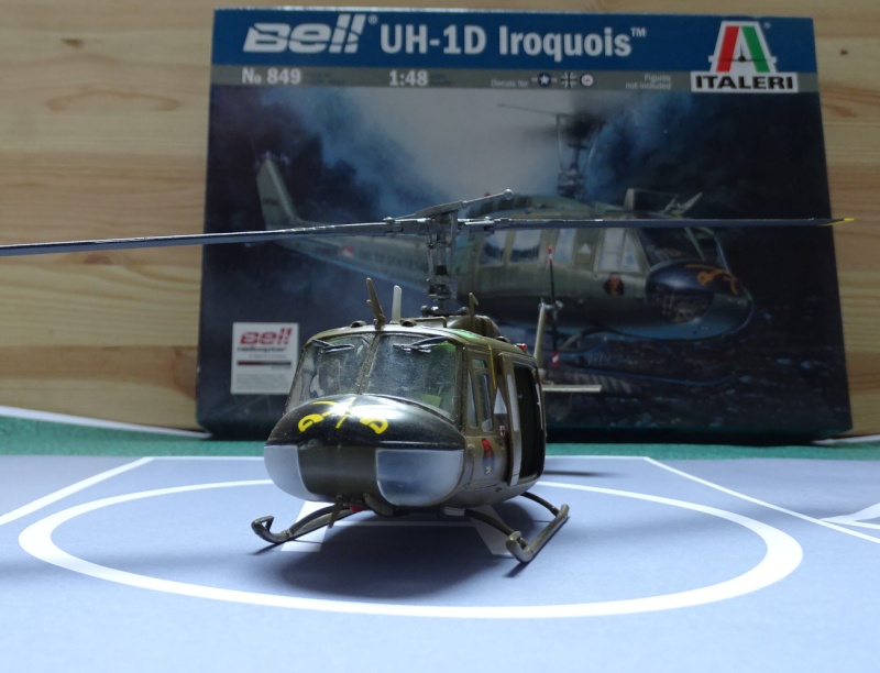 Bell UH-1D Iroquois  Italeri 1/48 Dsc01712