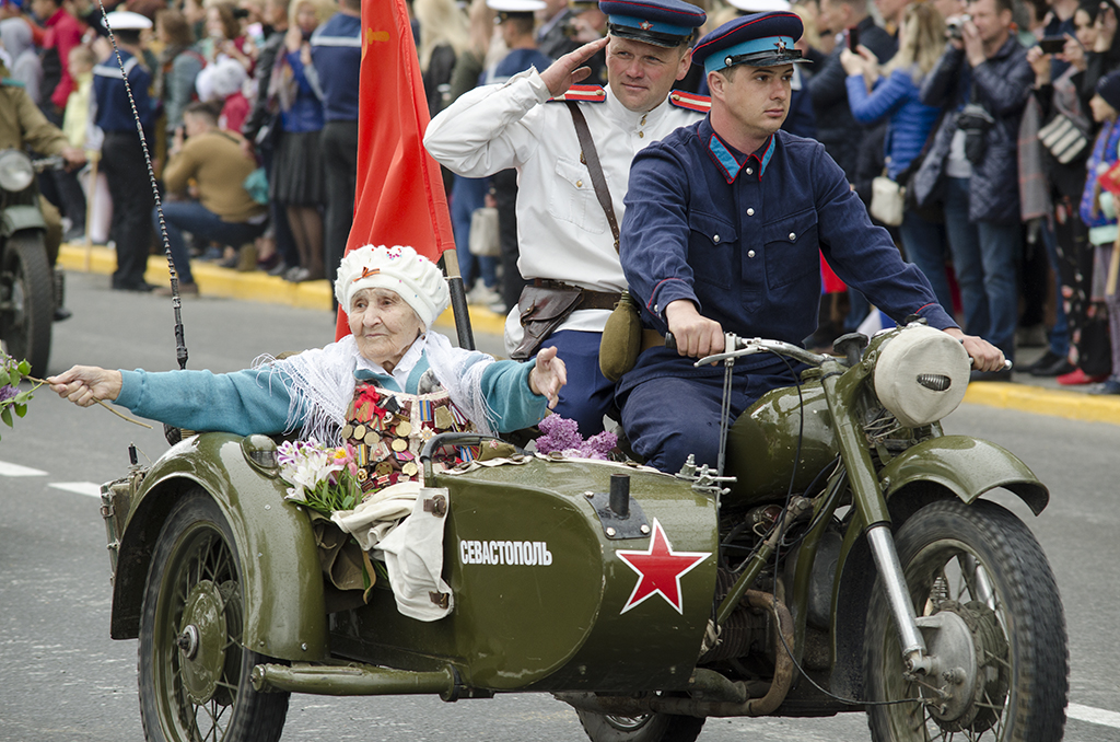 Anniversary Days/Victory Day parades in Sevastopol, Crimea - Page 2 311