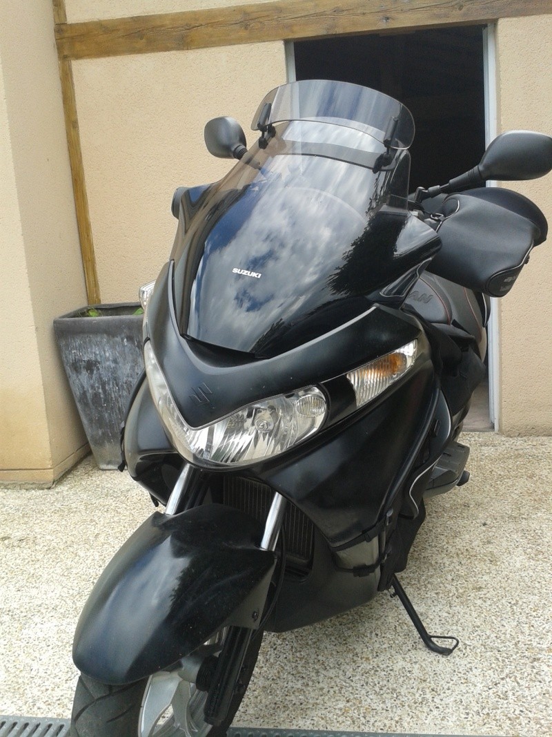  A VENDRE  burgman 125 2010 full equipement 20150511