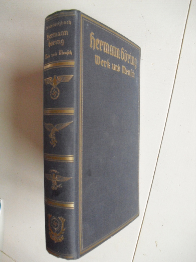 livre biographie H.Goering 1937...Reliure ornée d'insignes LW, Chasse..... Cimg1210