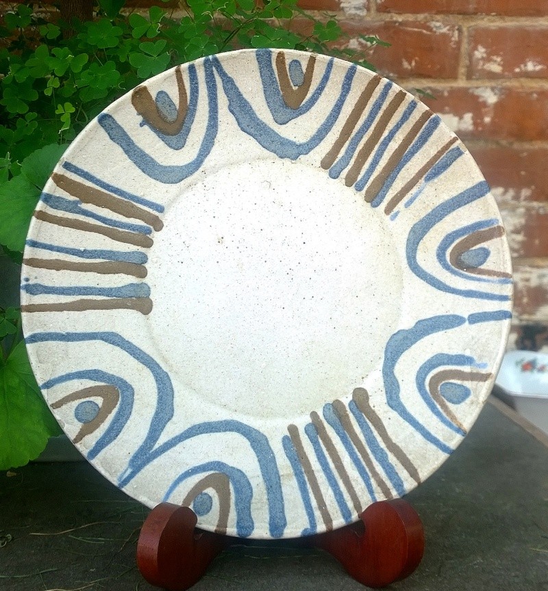 slipware plate with IM mark - possibly Ivor Morris Wp_20115