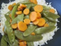 Riz aux légumes. mozzarella. basilic.photos. 10584010