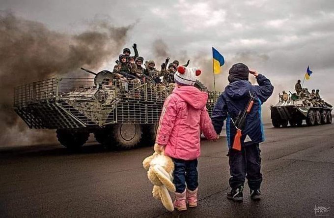 من لا يحترم الجيش الذي يحميه لا يستحق الوطن الذي يأويه وتعظيم سلام لإطفال اُوكرانيا :-  Fmi2se10