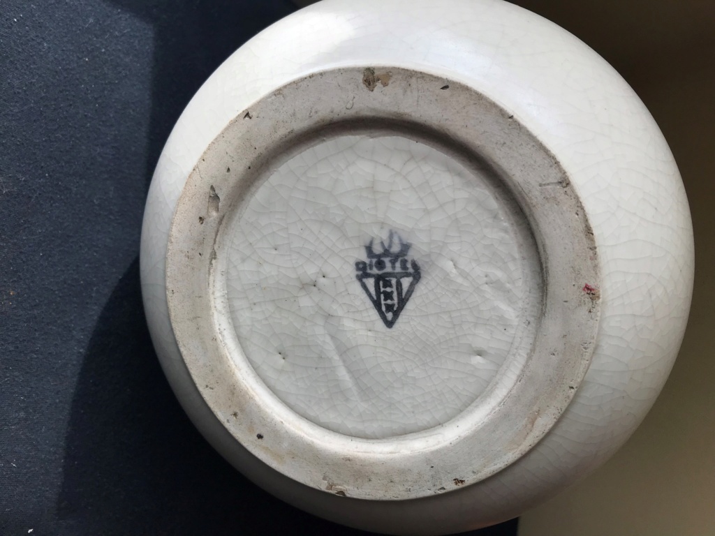 European art pottery vase art Nouveau? - De Distel, Amsterdam Img_6511