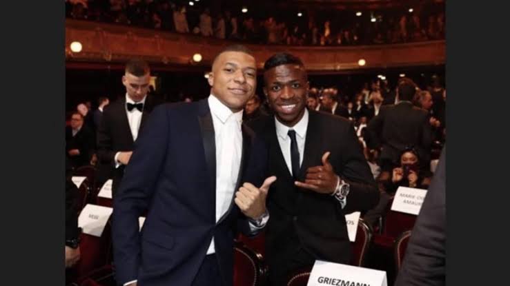 ¿Cuánto mide Vinícius Junior? - Altura y peso - Real height - Página 5 Images15