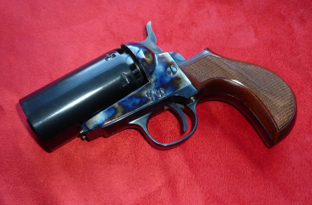 Poivrière Colt 1851 à crosse bec de corbeau P1090416