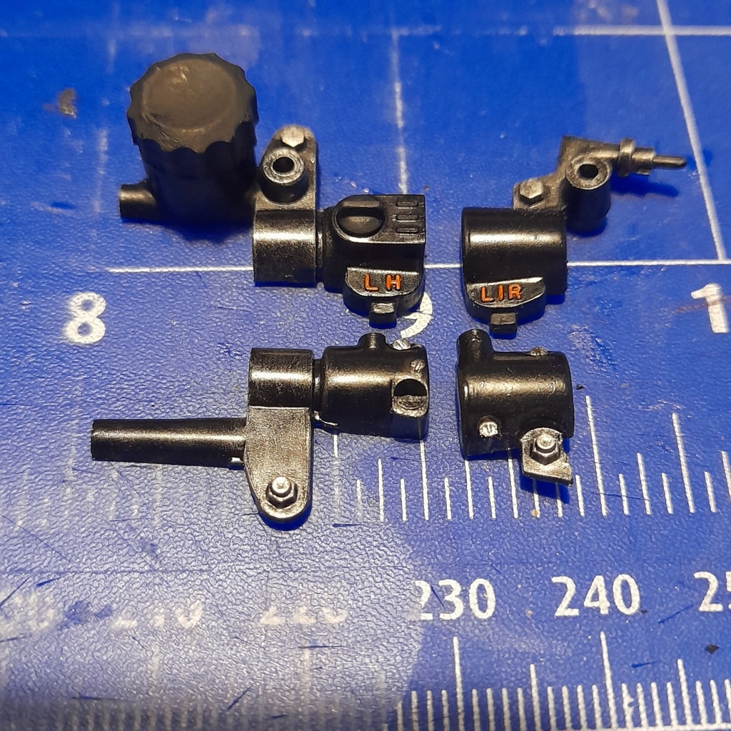 1/6 Honda cb 750 four Tamiya - Page 6 20230310