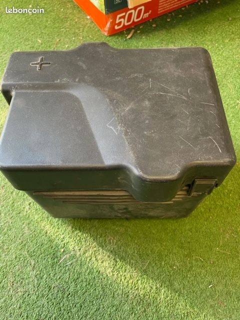 Cherche boite batterie, pare-soleil conducteur & jantes Boitie10