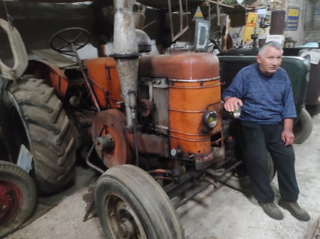 70 Loulans les forges : la ferme du tracteur de Mr Michel Bouchaton - Page 2 Img_2168