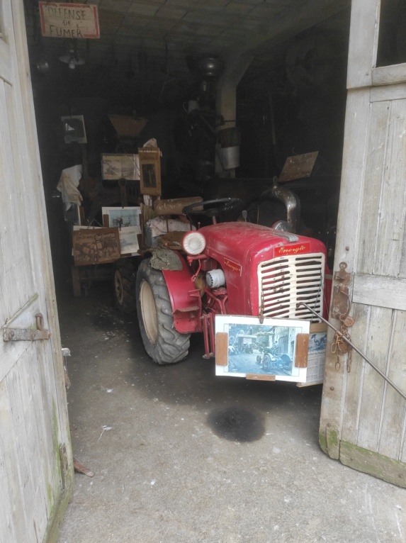 70 Loulans les forges : la ferme du tracteur de Mr Bouchaton - Page 3 Img_2380