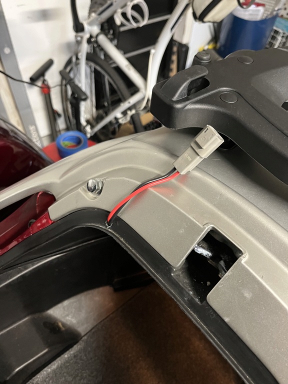 Givi brake light kit…. 28ed5910
